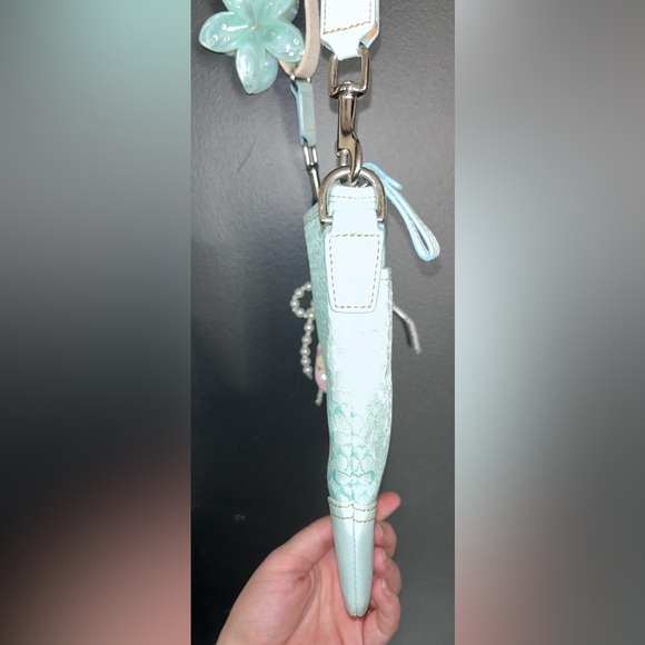 Vintage Coach BabyBlue Signature C crossbody bag with leather trim and Bag Charm - Picture 11 of 16